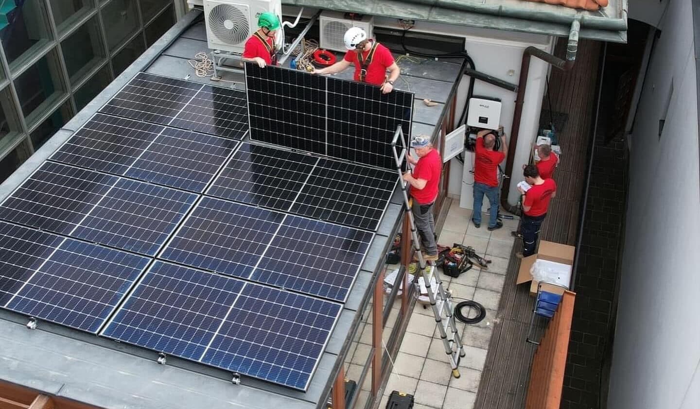 Fotovoltika Bedeka | Fotovoltika | Fotovoltaické panely na streche rodinného domu v Prešove